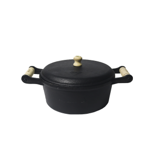 CAÇAROLA COM ALÇA DE MADEIRA TAMPA DE FERRO